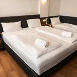 Stadtschaenke 招待所 3*